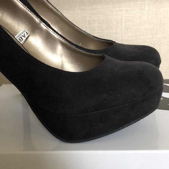 Mossimo Supply Co. Suede platform heels - Picture 3 of 7